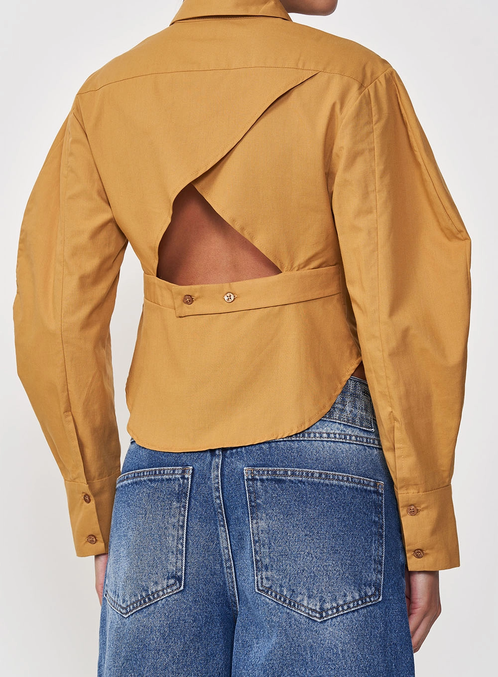 Camisa Feminina Encurtada Com Mangas Bufantes Marrom Ebbela