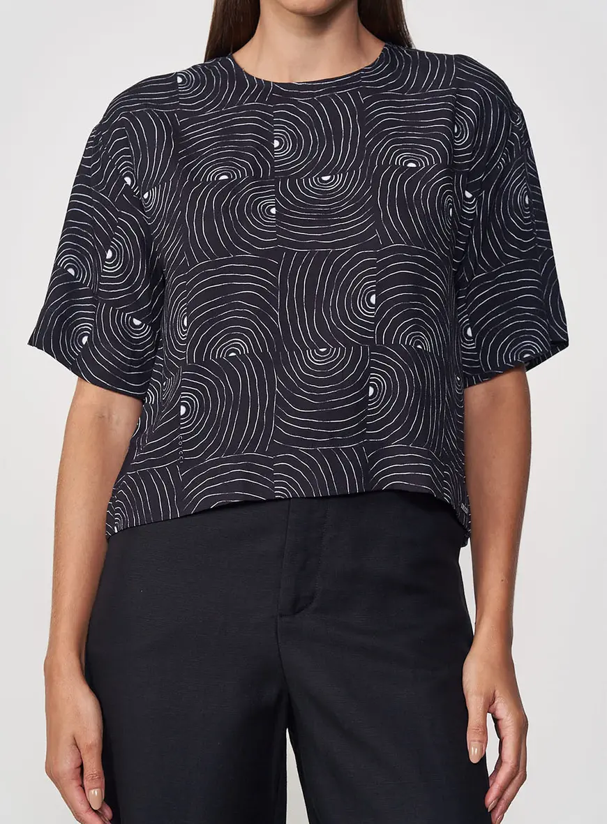 Camiseta Feminina Reta Solta Com Estampa
