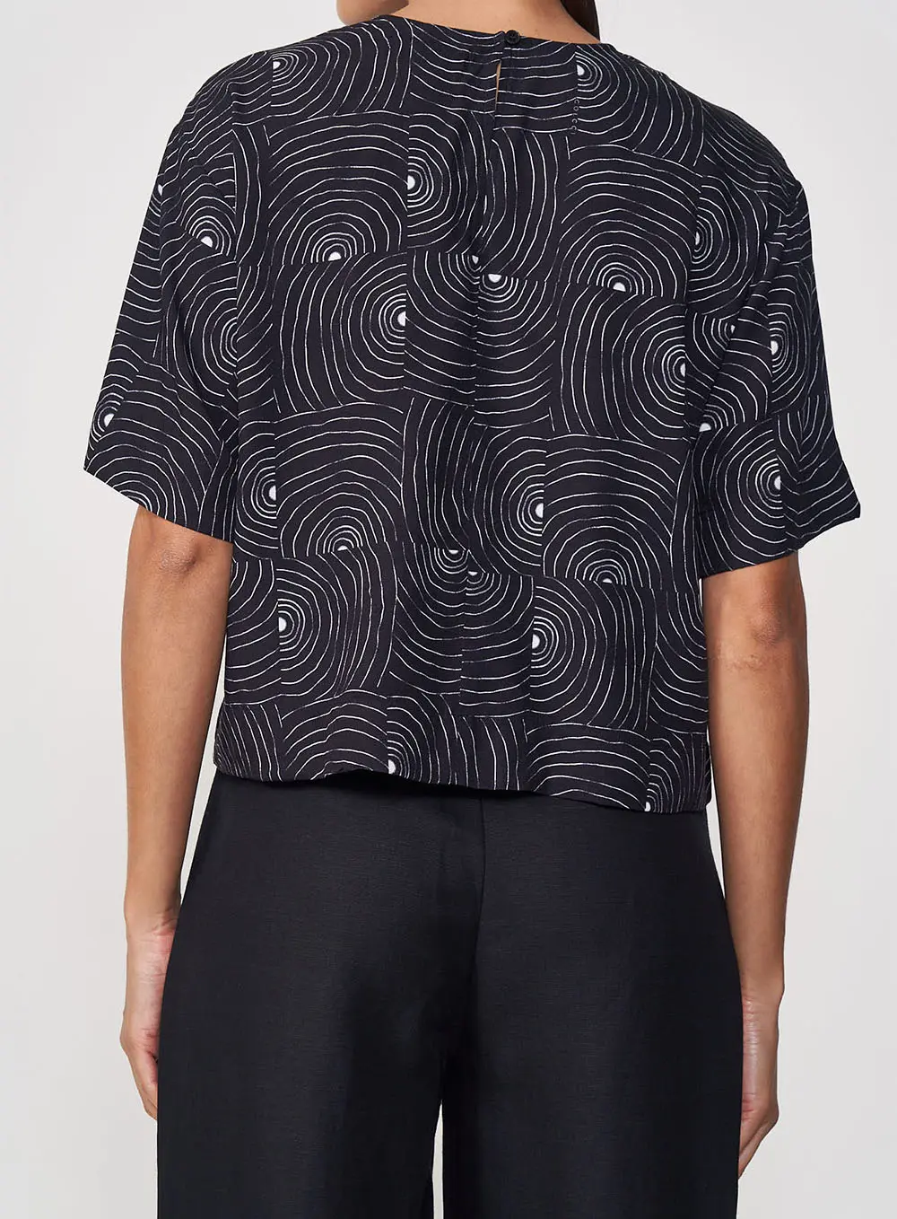Camiseta Feminina Reta Solta Com Estampa Estampados