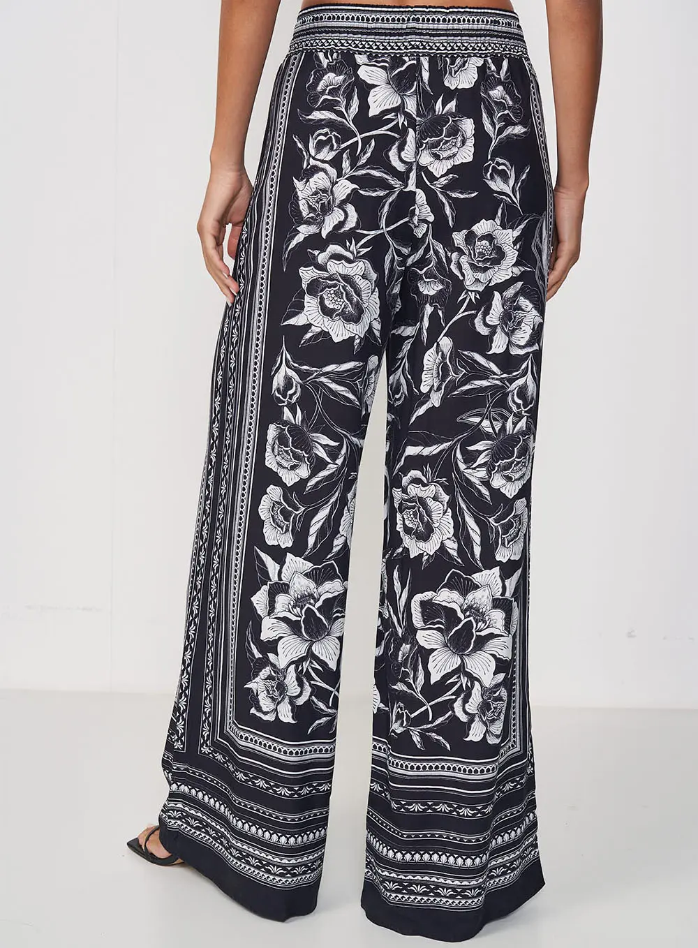 Calça Feminina Pantalona Estampada E Ampla Estampados