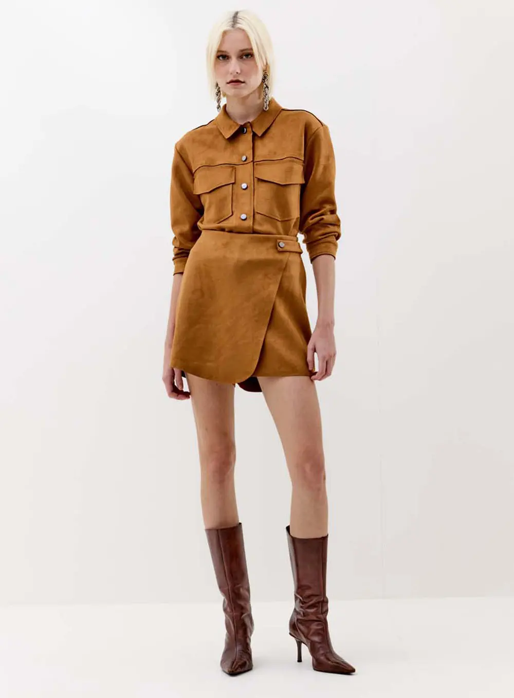 Short Saia Comfort Suede Curto Marrom 1