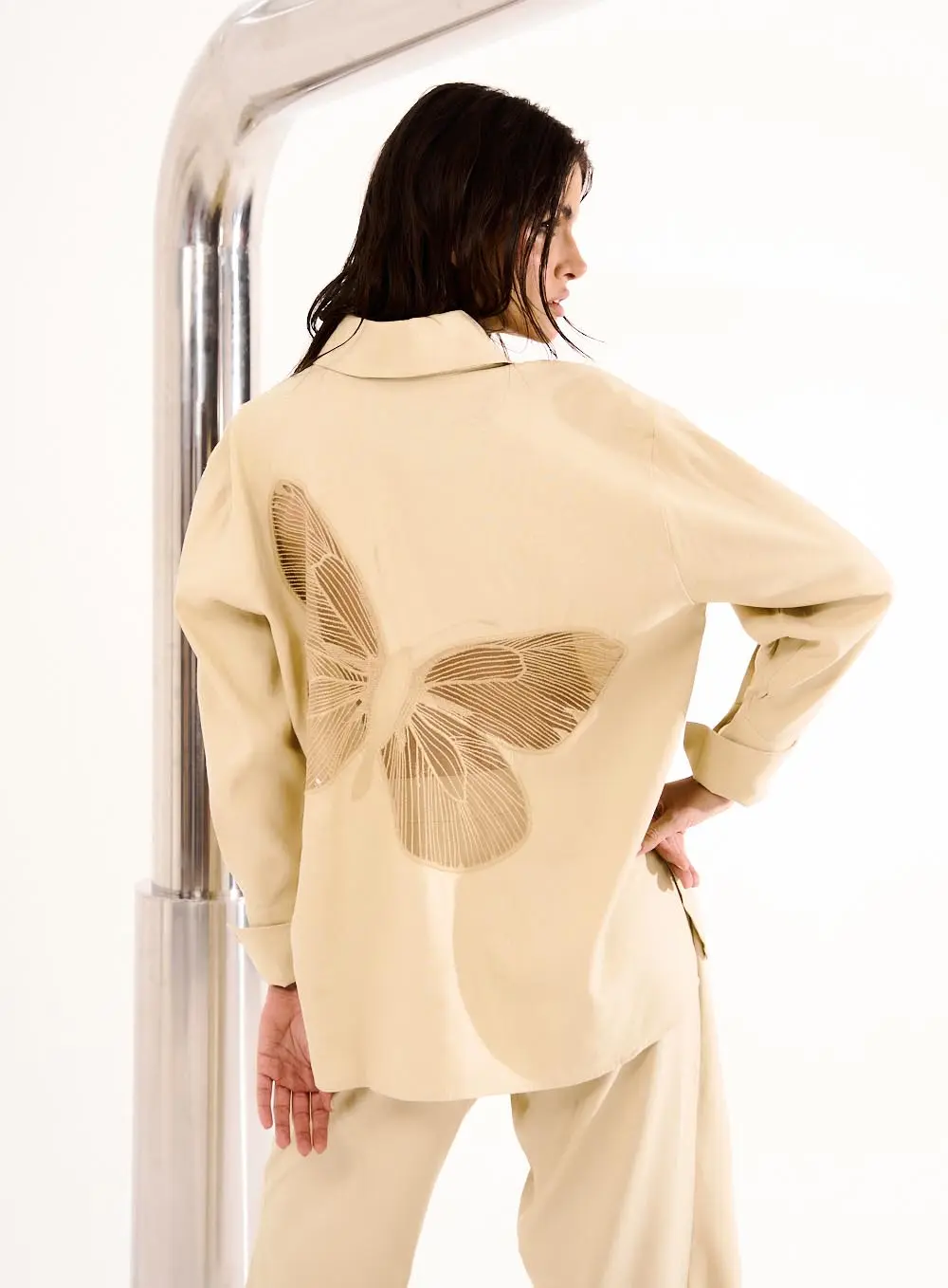 Camisa Feminina Linho Com Bordado Bege 2