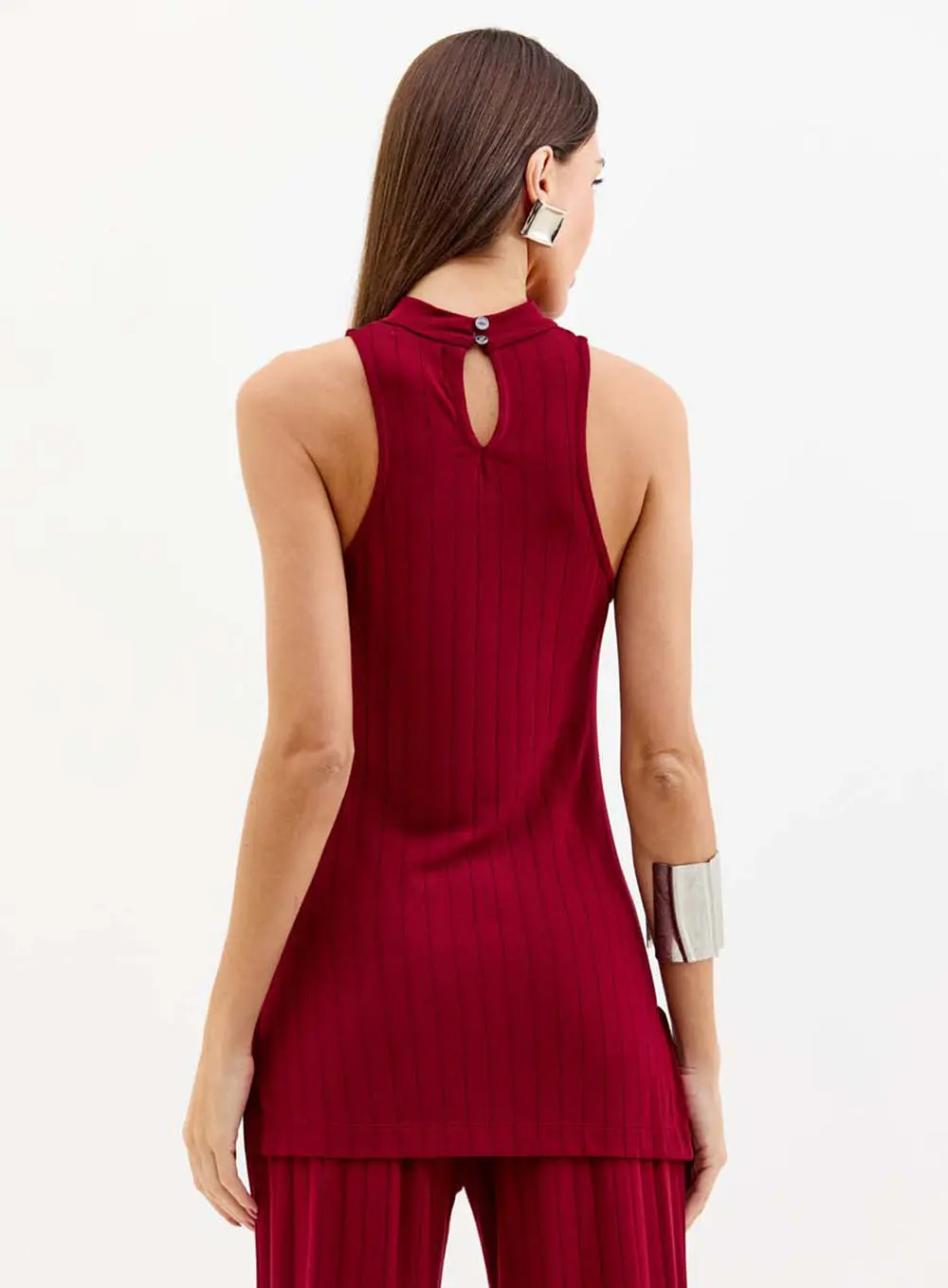 Blusa Feminina Slim Gola Alta Com Fenda Bordo 3