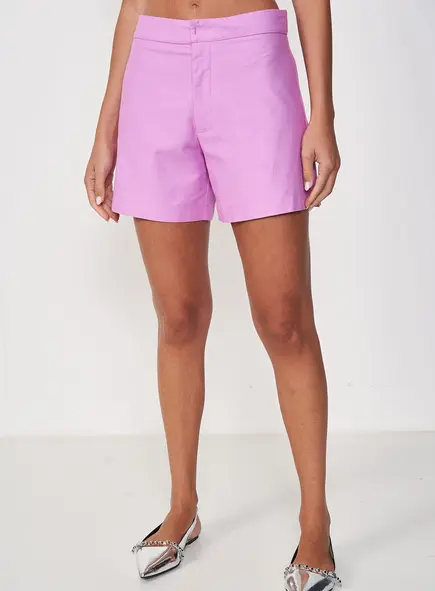 Short Alfaiataria Feminino Com Bolsos Traseiros