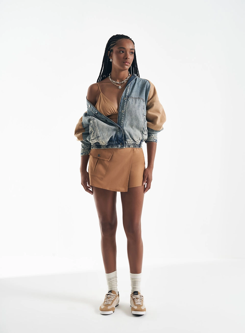 Jaqueta Jeans Feminina Bomber Detalhes Em Sarja Indigo 1