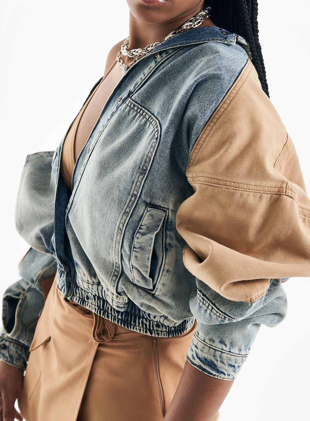 Jaqueta Jeans Feminina Bomber Detalhes Em Sarja Indigo 3