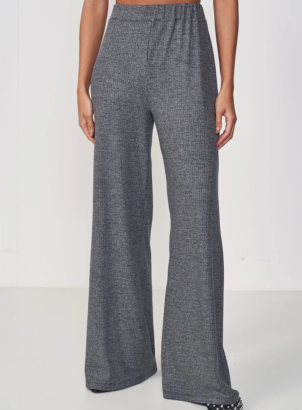 Calça Feminina Pantalona Canelada Cinza