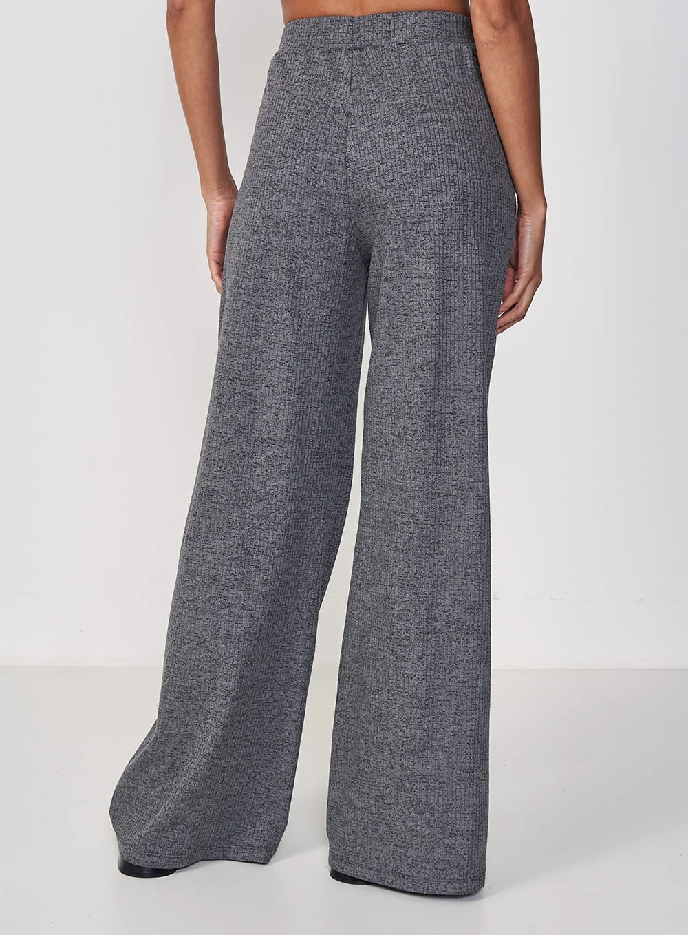 Calça Feminina Pantalona Canelada Cinza