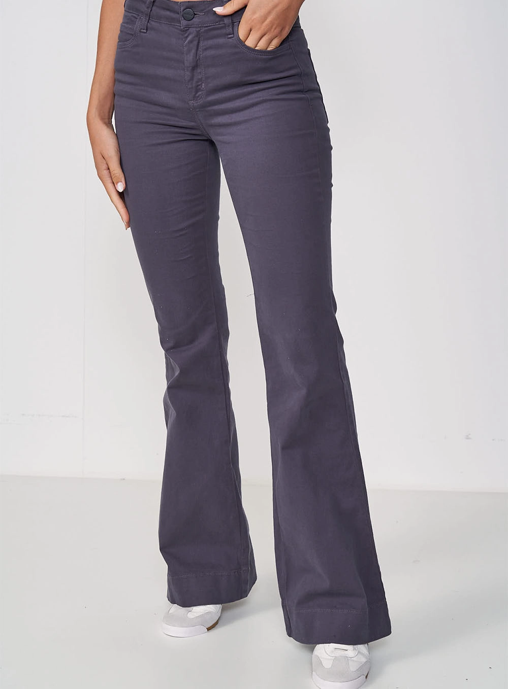 Calça Sarja Bia Flare CINZA