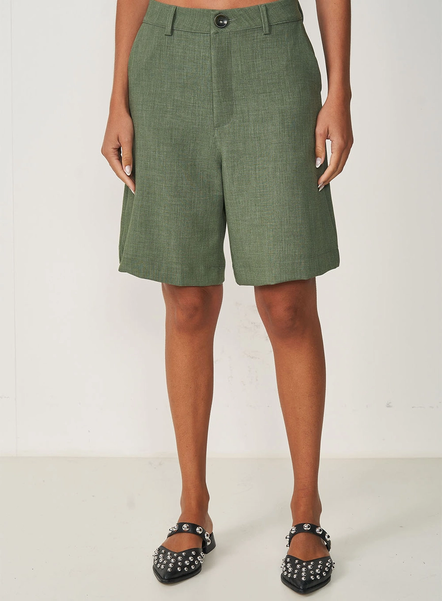 Bermuda Feminina Alfaiataria Média