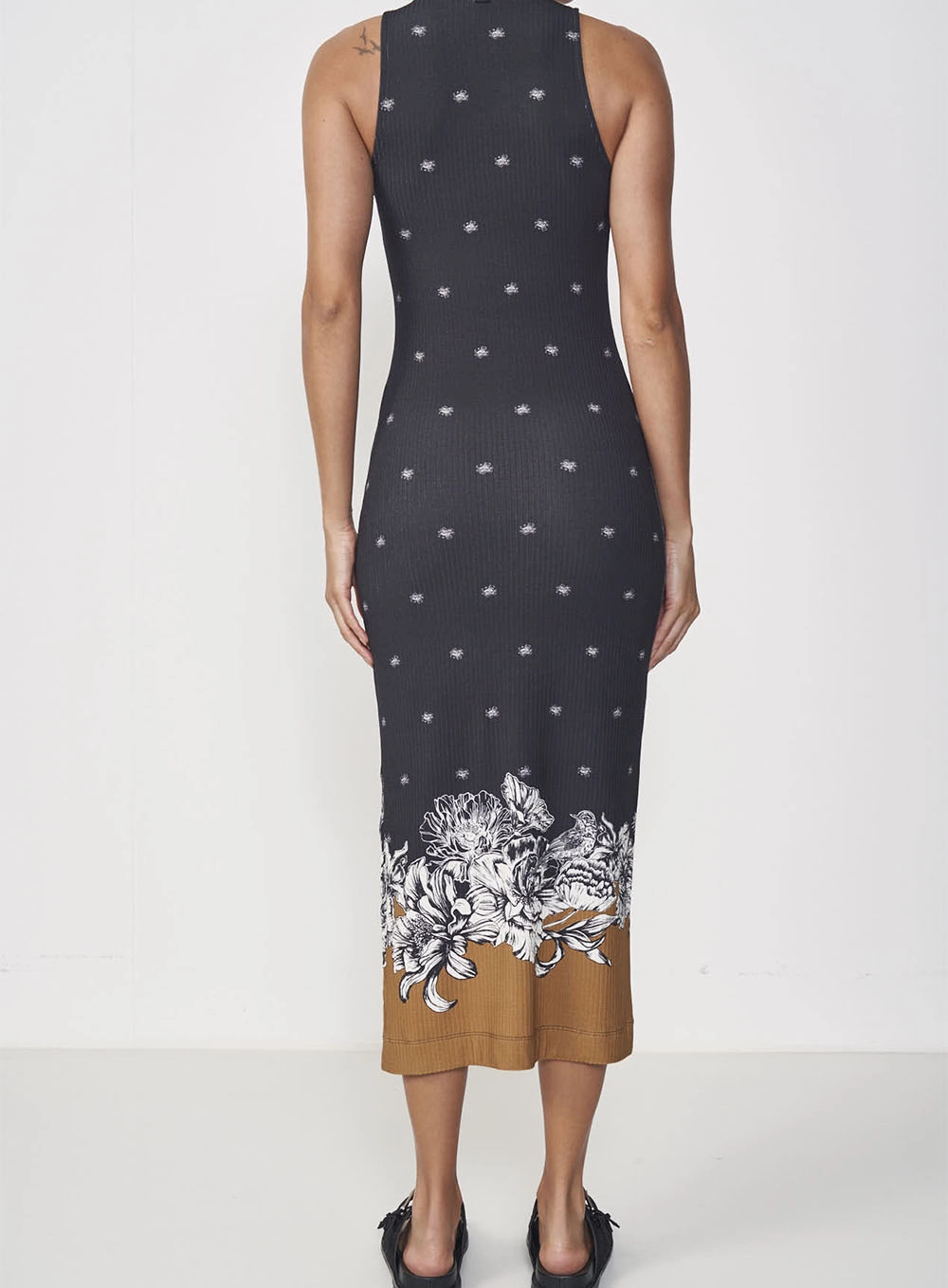 Vestido Canelado Estampado Midi Estampados