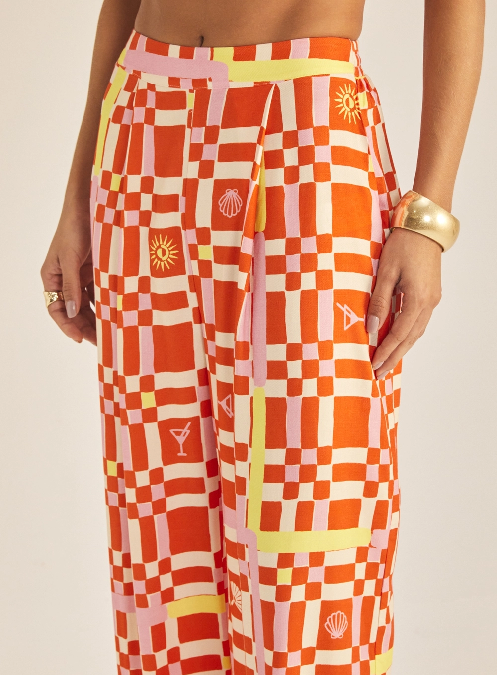 Calça Feminina Pantalona Com Pregas Frontais Estampados 3