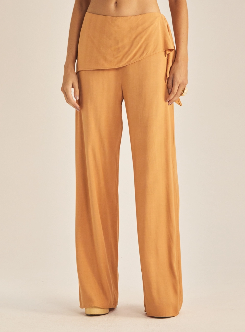 Calça Feminina Pantalona Fluida Com Amarração Bege 2