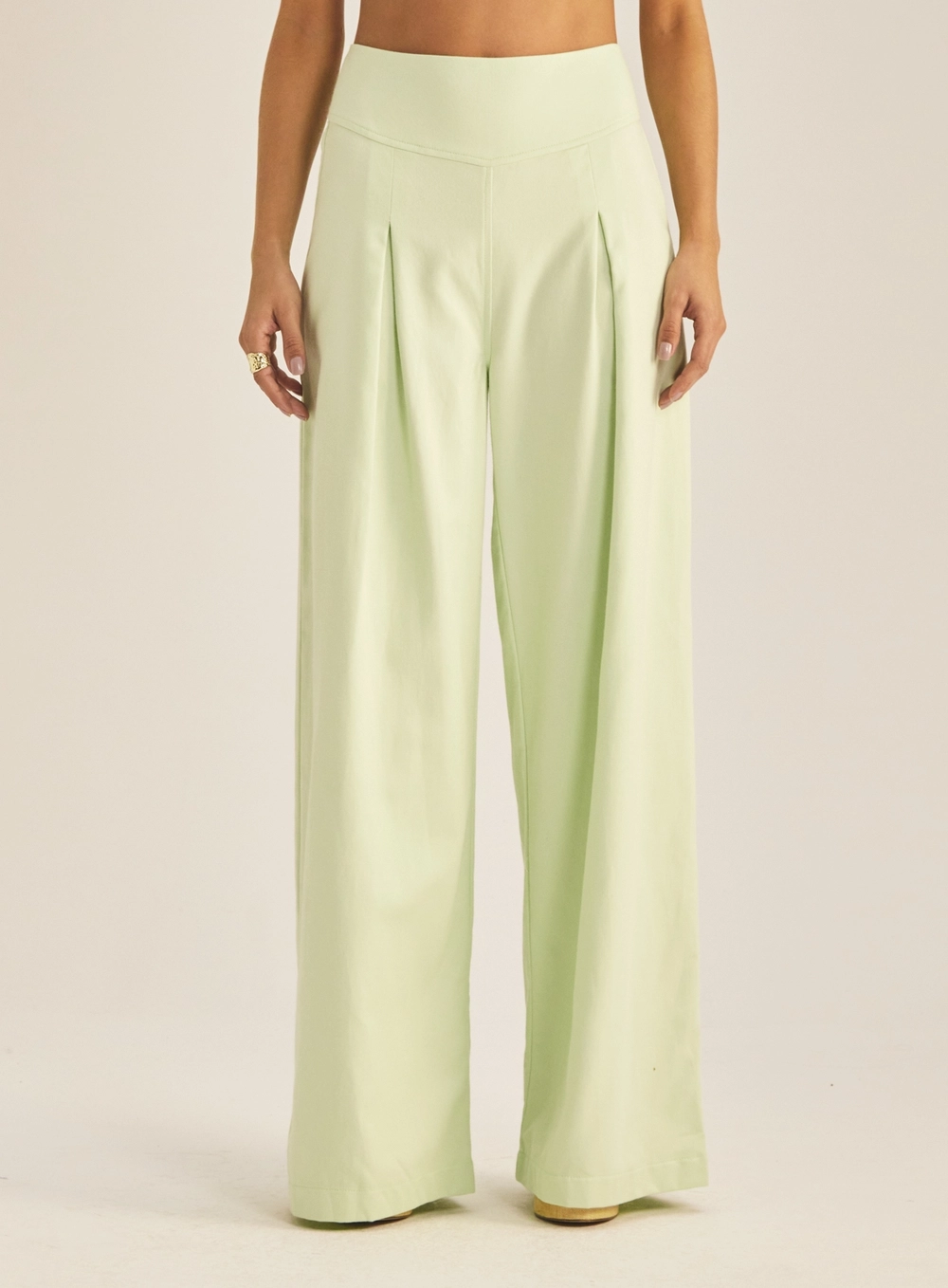 Calça Feminina Pantalona Em Sarja Fluida Verde 2