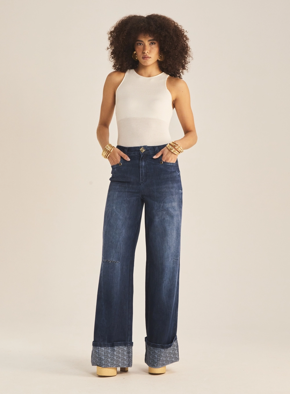Calça Jeans Feminina Wide Leg Com Barra Italiana Índigo 1