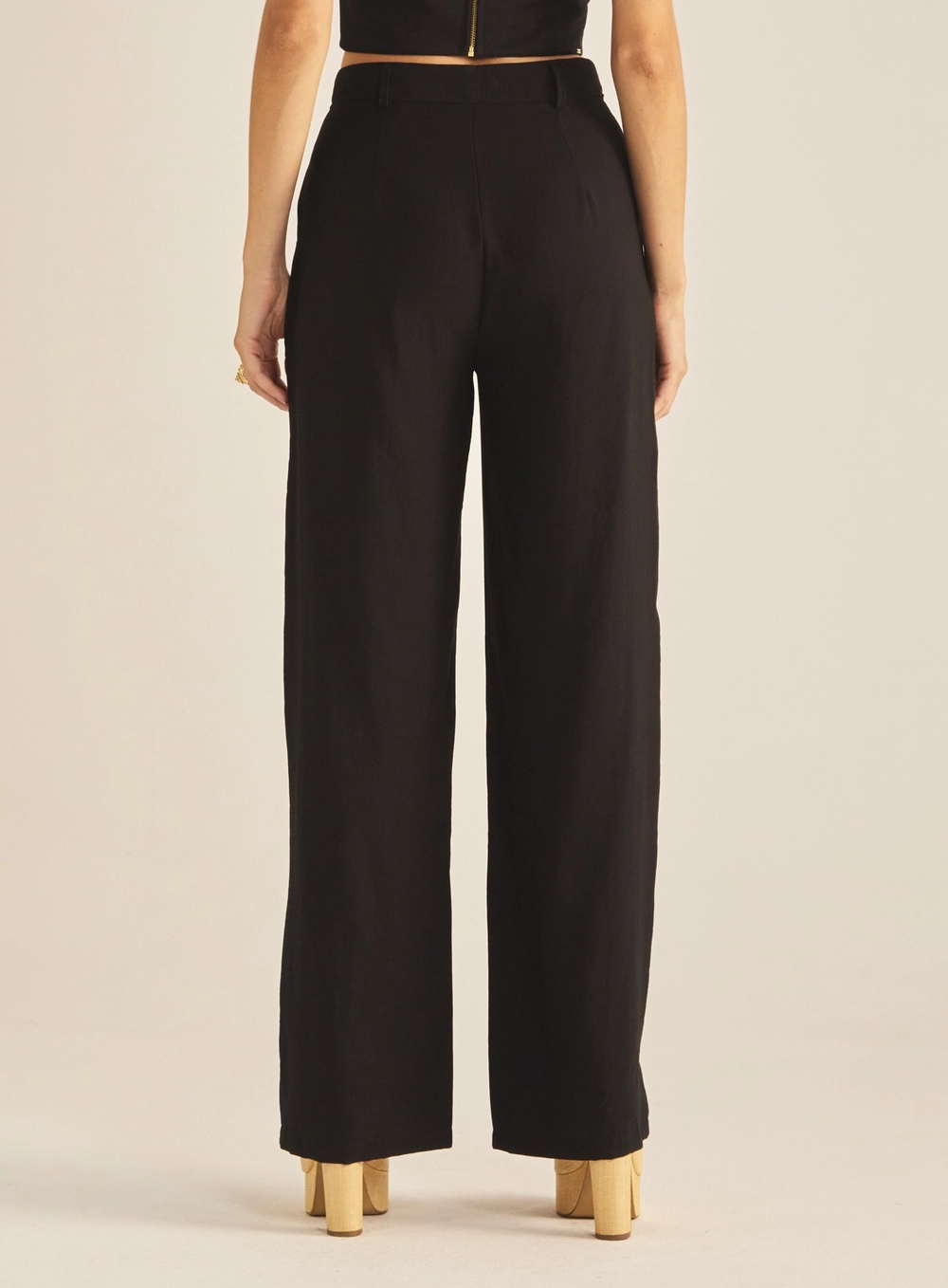 Calça Feminina Pantalona Alfaiataria Preto 4