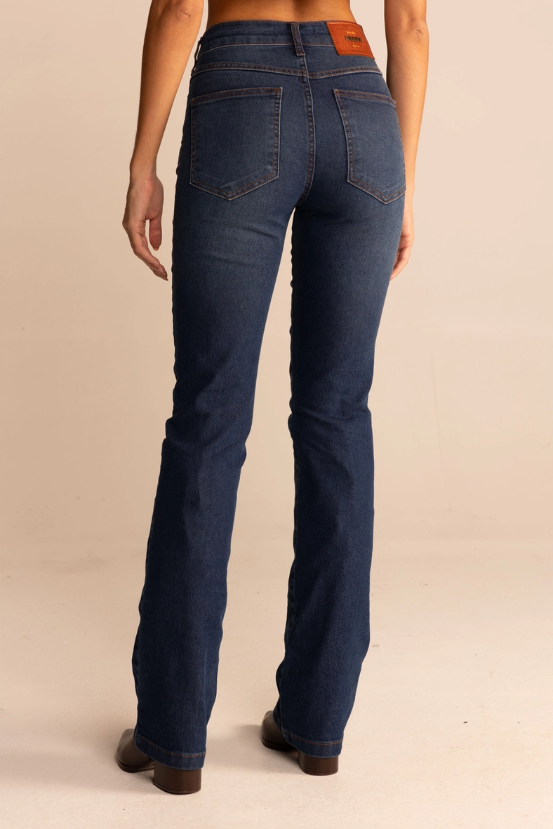 Calça Jeans Feminina Flare Lavagem Escura Índigo 4