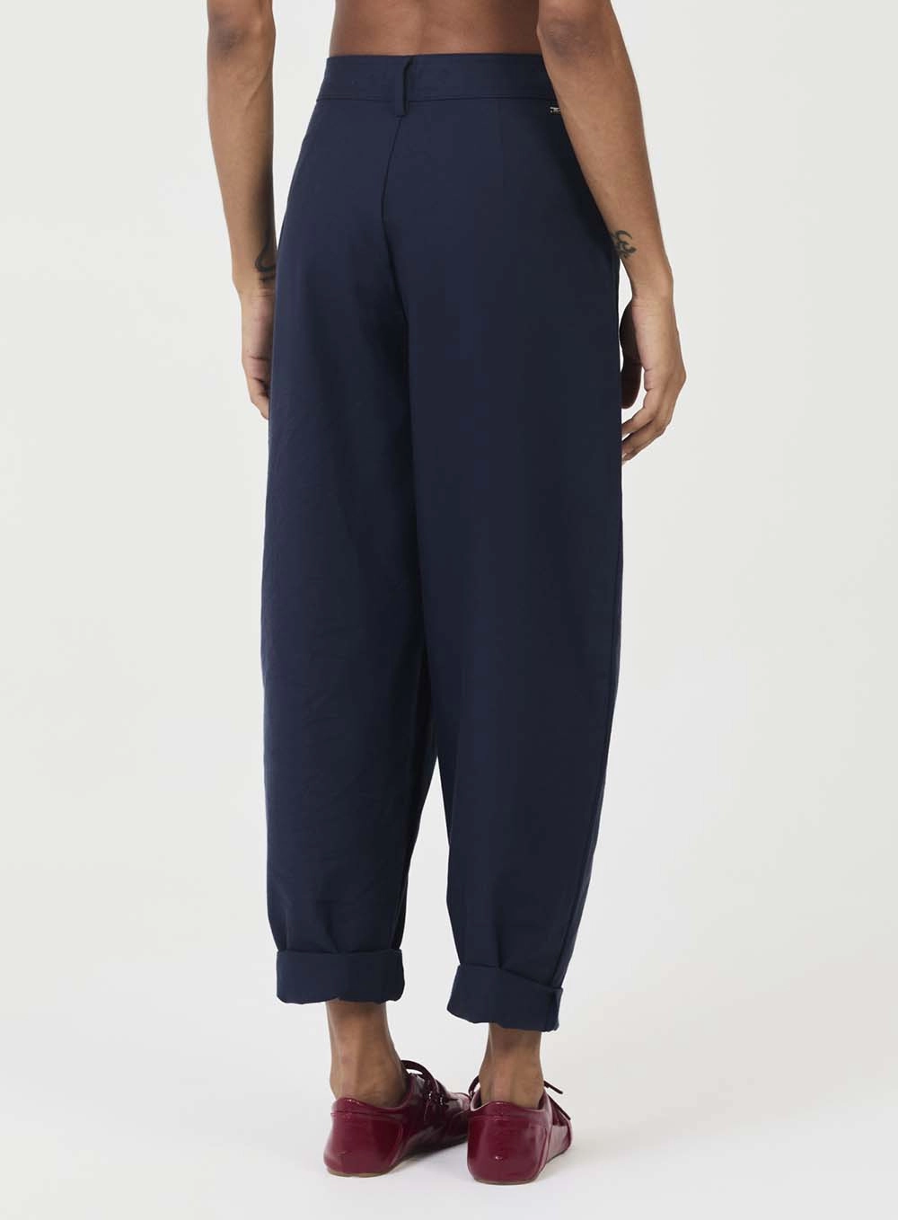 Calça Feminina Alfaiataria Ballon Com Bolsos Faca Azul 3