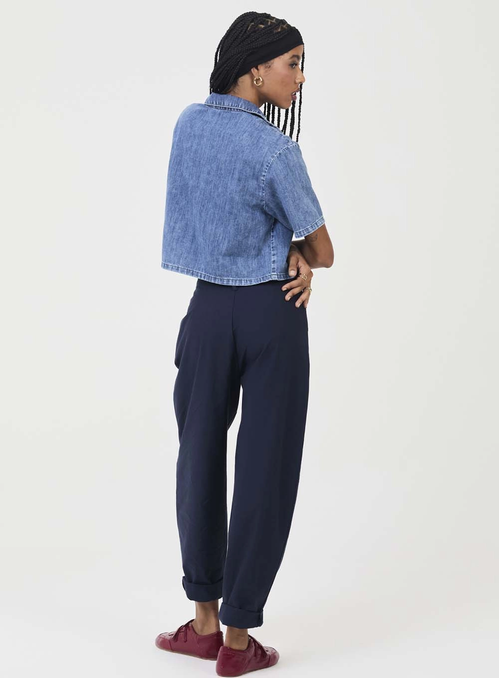 Calça Feminina Alfaiataria Ballon Com Bolsos Faca Azul 4