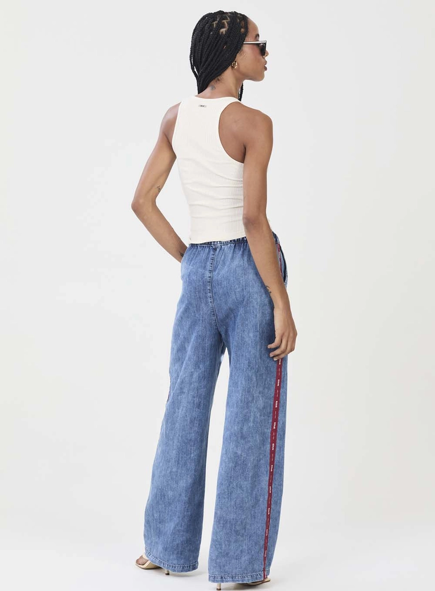 Calça Jeans Pantalona Com Detalhe Logo Índigo 4