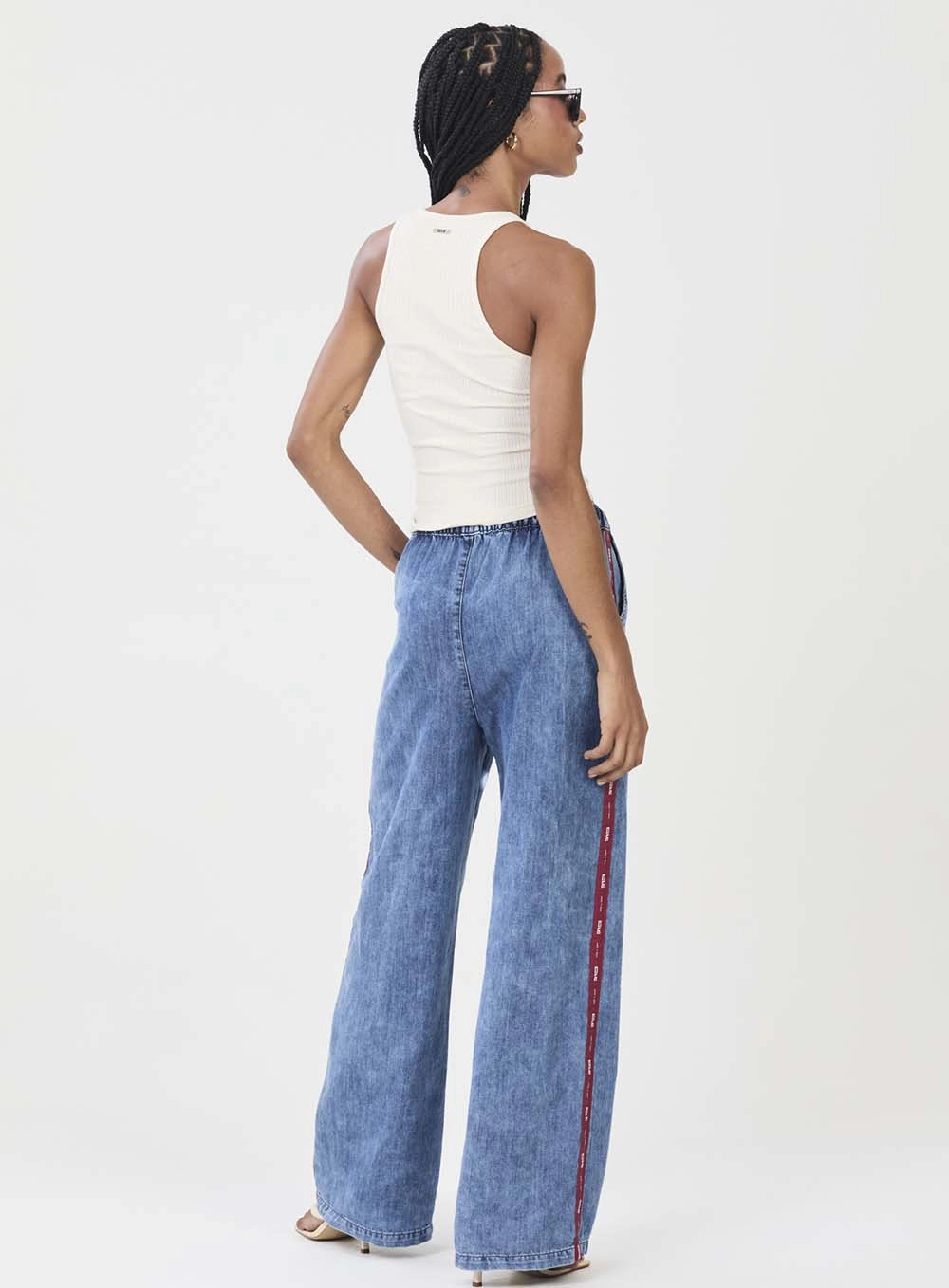 Calça Jeans Pantalona Com Detalhe Logo Índigo 4