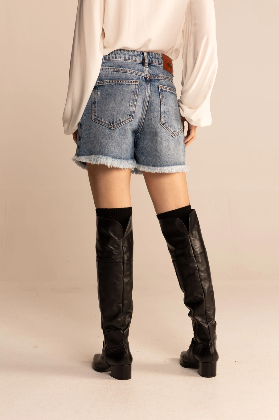Short Jeans Feminino Boy Com Rasgos Índigo 4