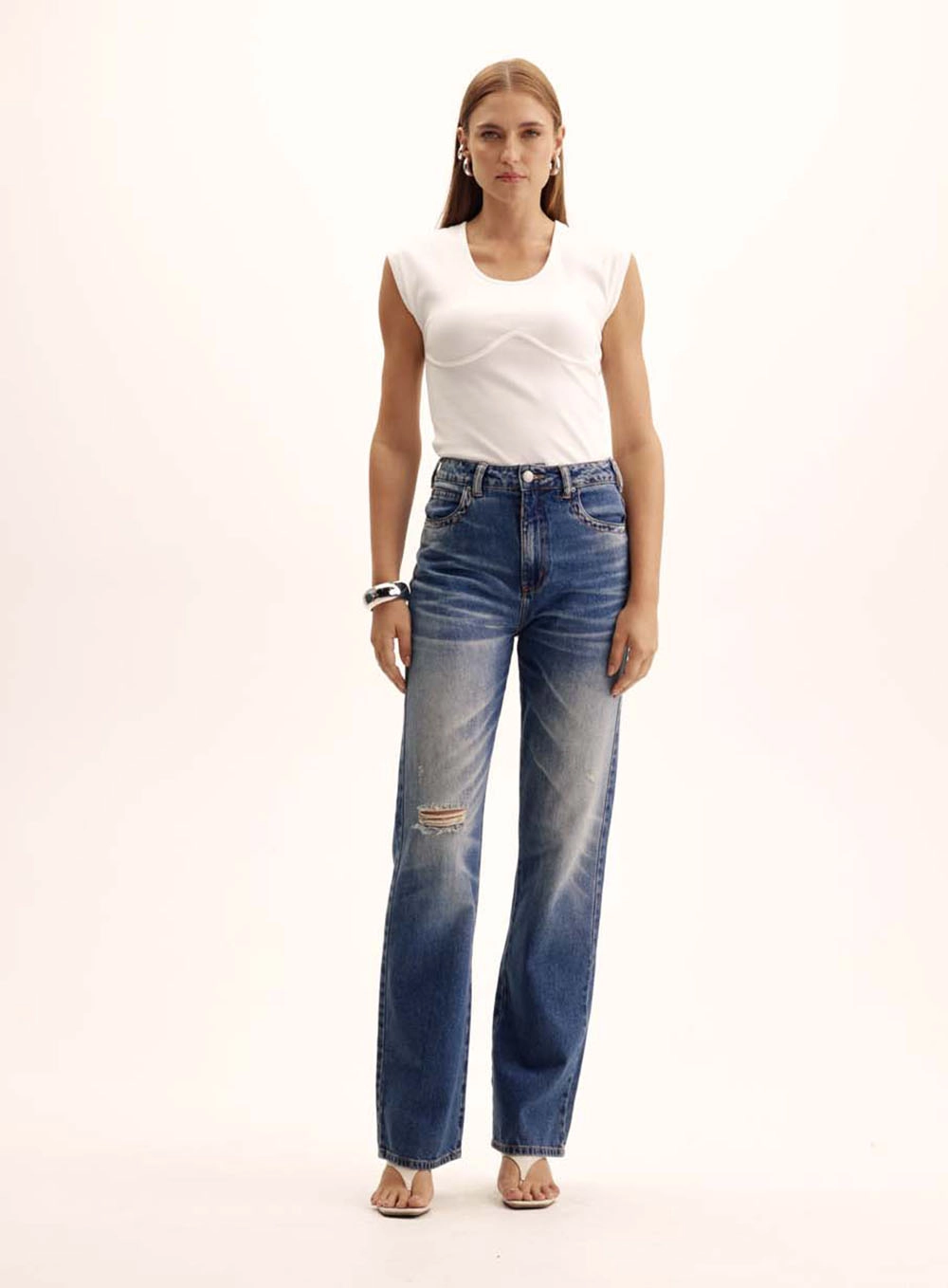 Calça Jeans Feminina Com Rasgo - Laura Índigo 1