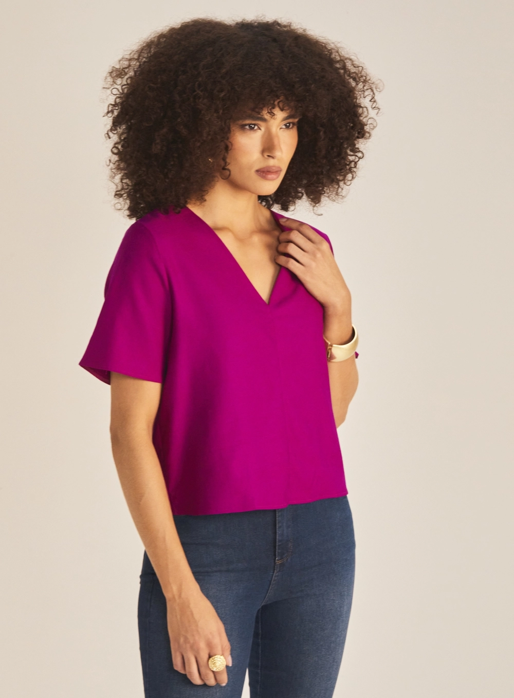 Camiseta Feminina Comfort Linho Decote V Roxo 2