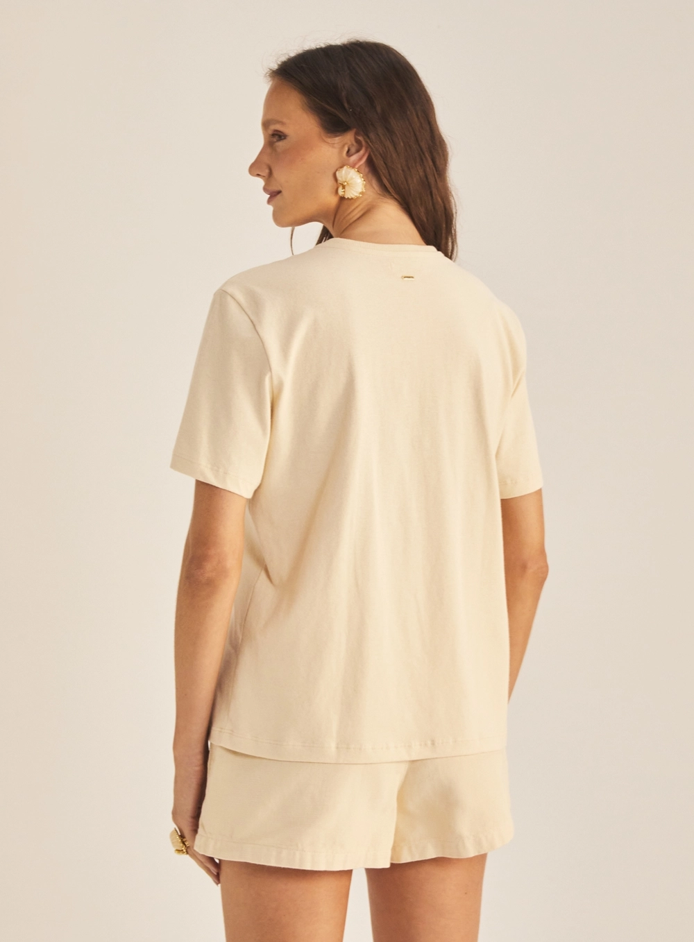 Camiseta Feminina Boyfriend Gola Redonda Bege 4