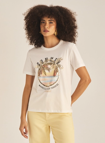 Camiseta Feminina Comfort Estampada E Bordada