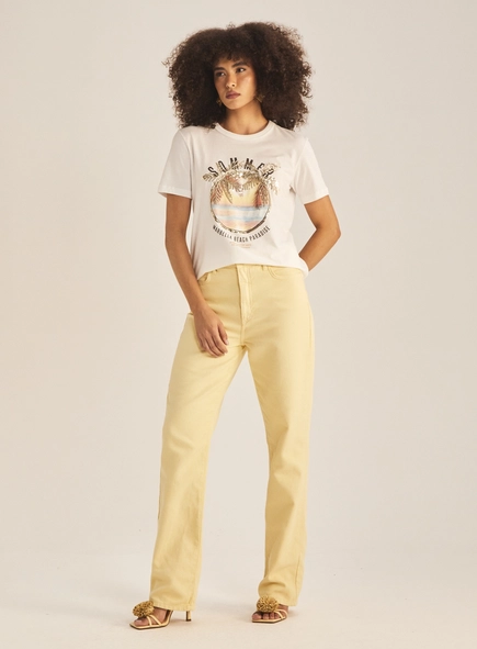 Camiseta Feminina Comfort Estampada E Bordada