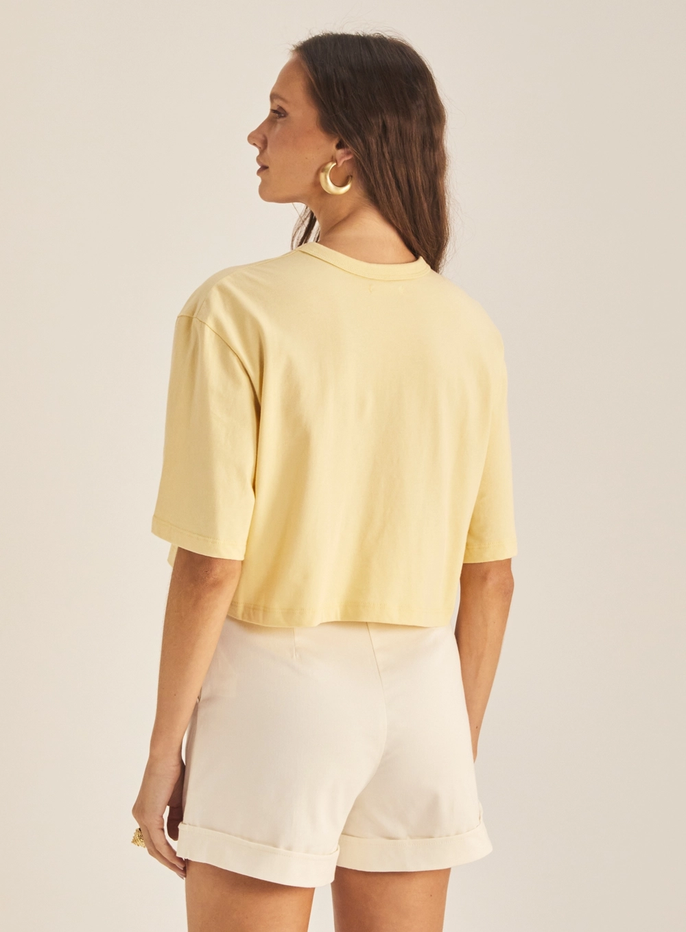Camiseta Feminina Square Com Bordado Manual Bege 4