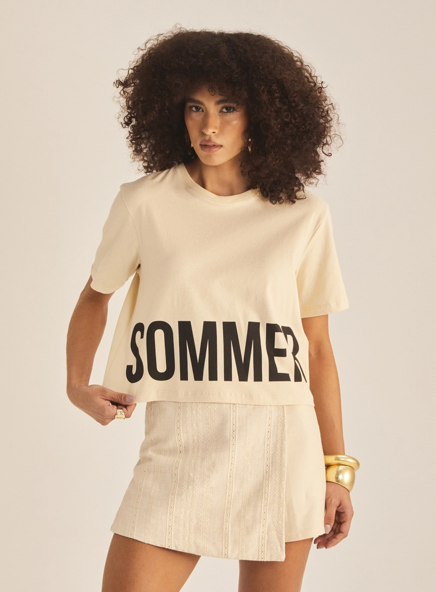 Camiseta Feminina Oversized Com Logo Bege 2