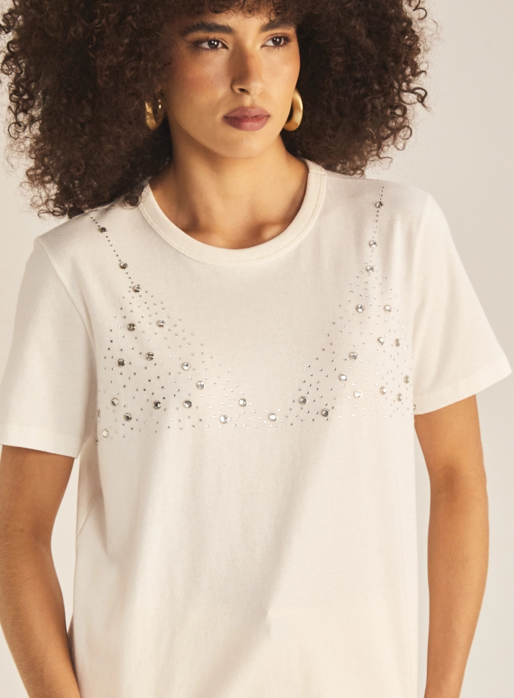 Camiseta Feminina Comfort Com Aplicação Off Shell 3