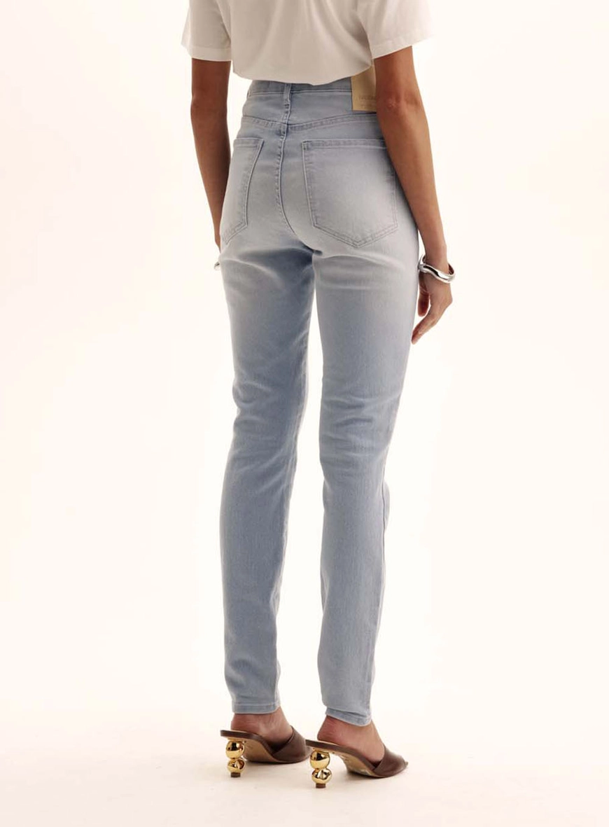 Calça Jeans Feminina Lavagem Clara - Gisele Indigo 4