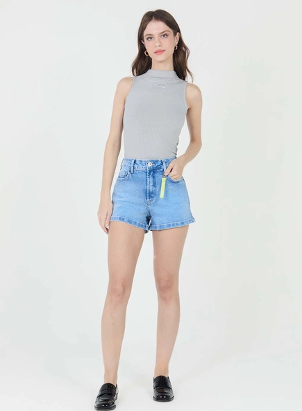 Short Jeans Slim Com Chaveiro