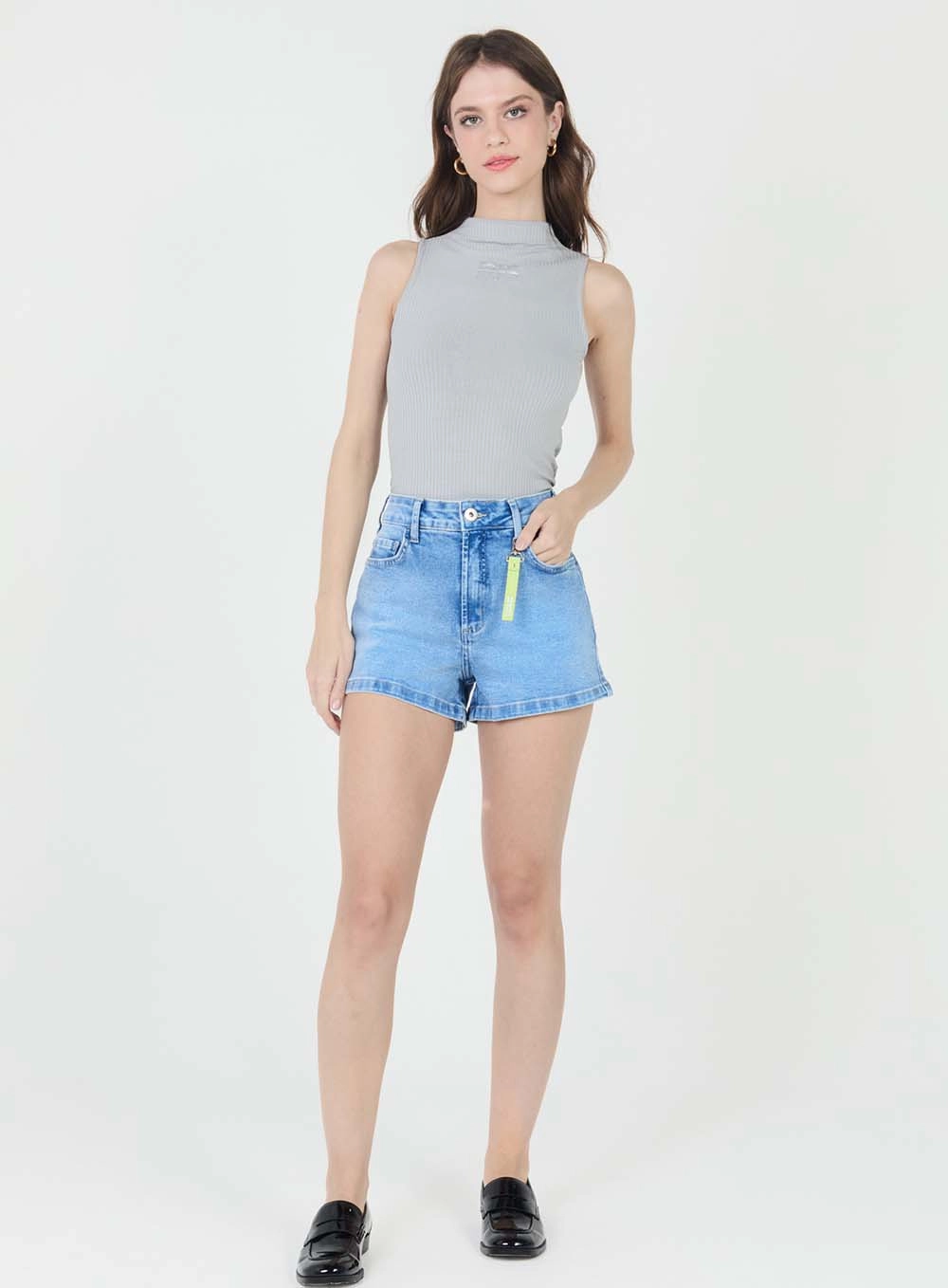 Short Jeans Slim Com Chaveiro Índigo 1