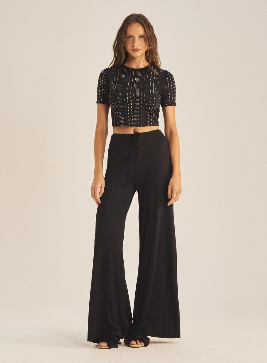 Camiseta Feminina Slim Com Aplicação Preto 1