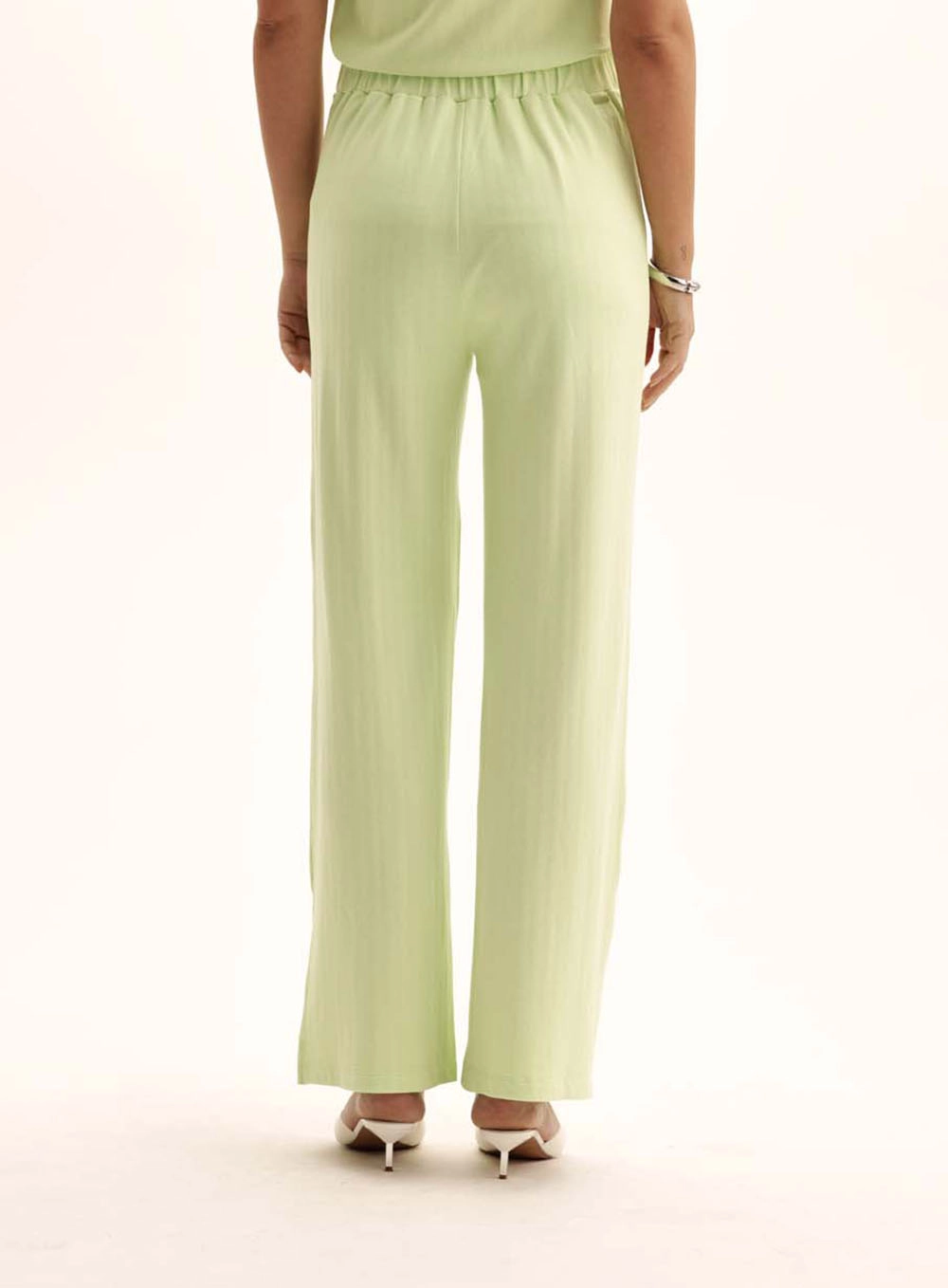 Calça Feminina Reta Com Fenda Verde 4