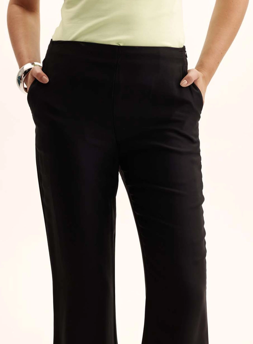 Calça Feminina Boot Cut Flare Preto 3