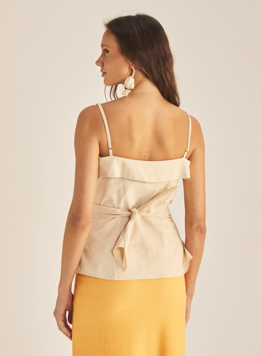 Blusa Feminina Com Sobreposição E Amarração Bege 4