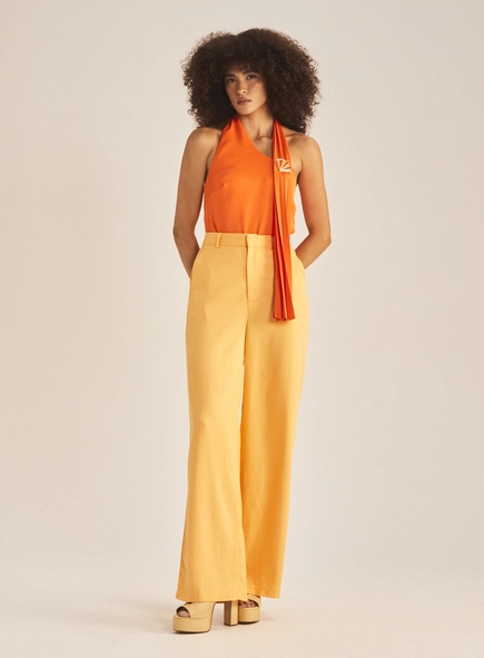 Blusa Feminina Com Detalhe Lenço