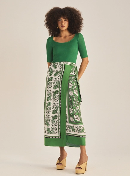 Blusa Feminina Slim Acinturada