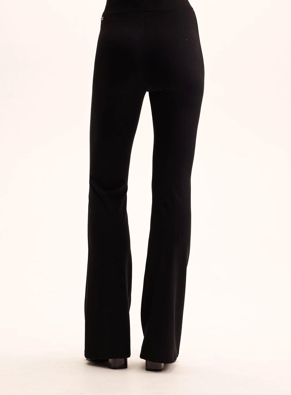 Calça Feminina Comfort Barra Com Ziper Preto 4