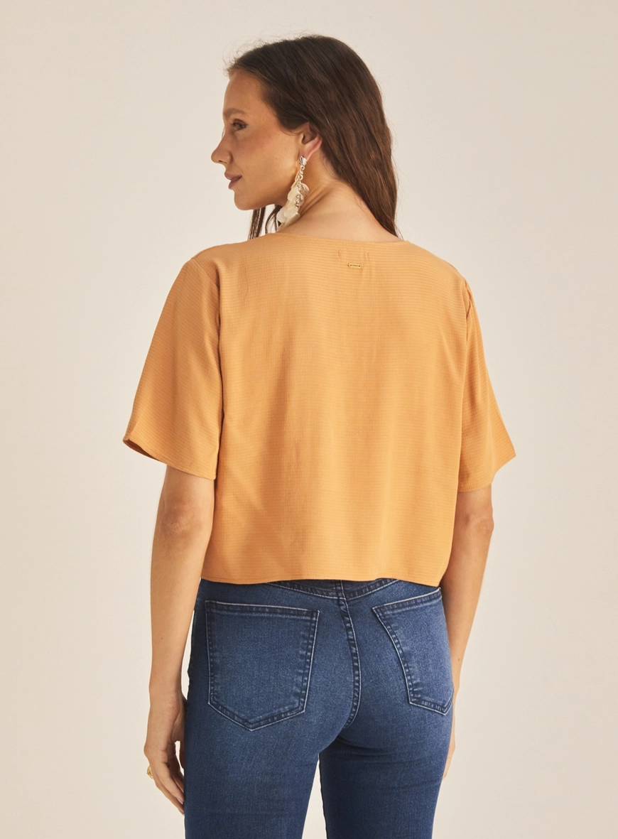Blusa Feminina Regular Com Babado Bege 4
