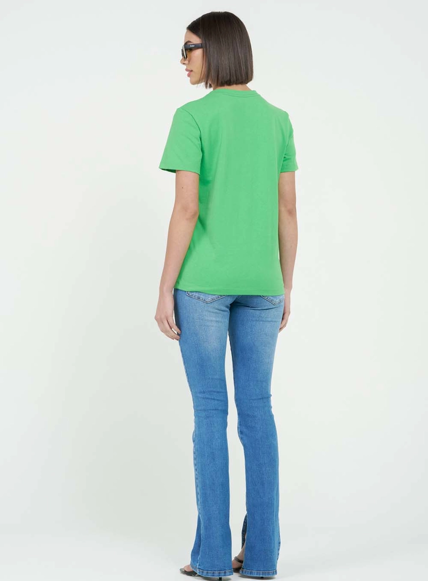 Camiseta Regular Com Etiqueta Frontal Verde 4