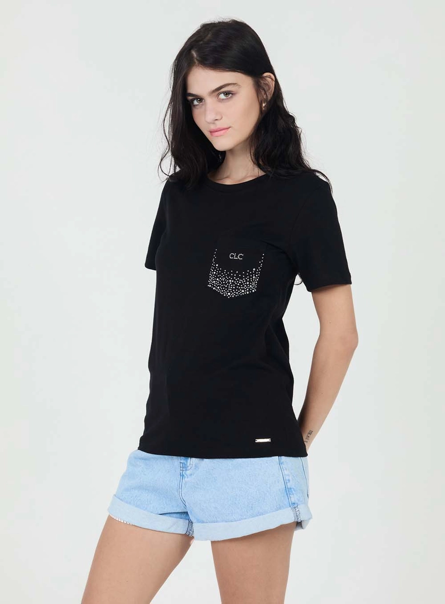 Camiseta Regular Com Aplicação No Bolso Frontal Preto 2