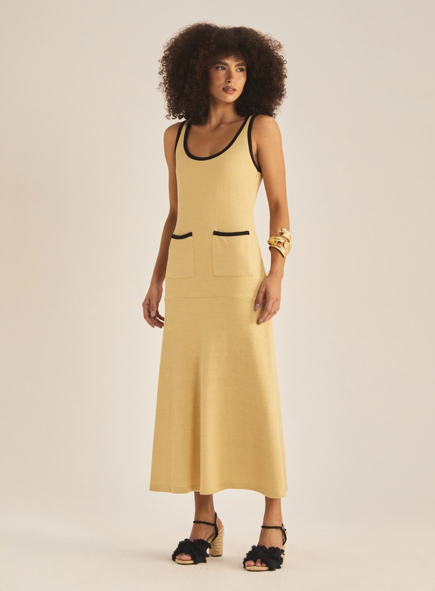 Vestido Slim Com Bolsos Bege 2