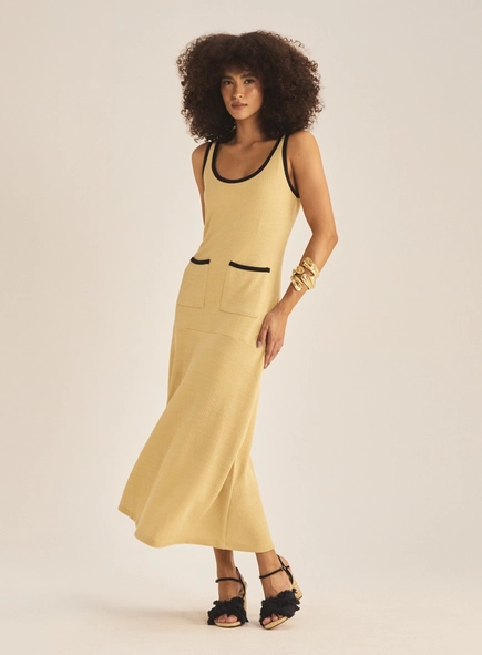 Vestido Slim Com Bolsos
