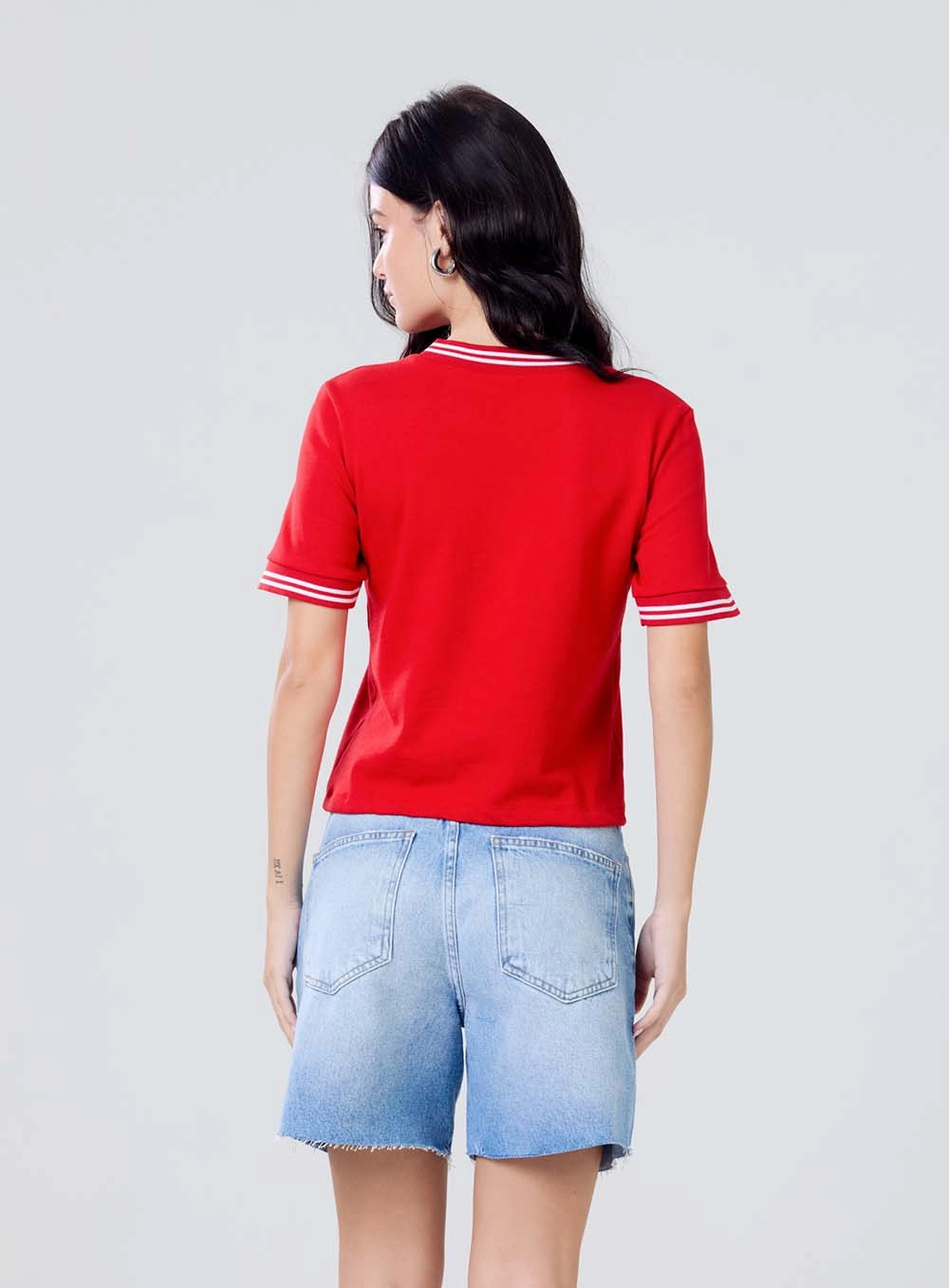 Camiseta Regular Com Gola De Retilínea Vermelho 3